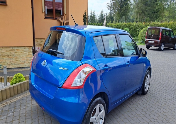 Suzuki Swift cena 18900 przebieg: 143000, rok produkcji 2011 z Pilica małe 79